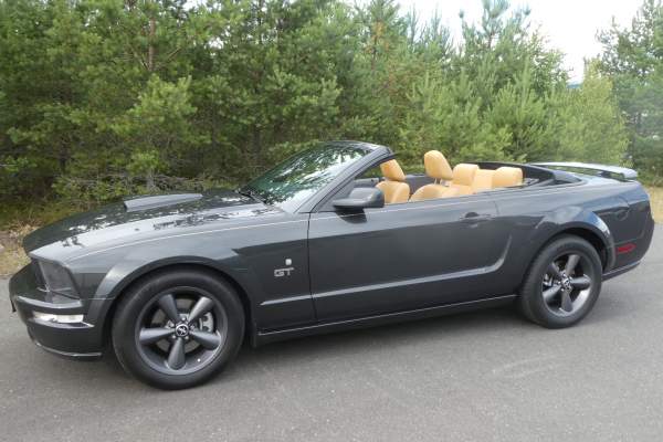 2007 Ford Mustang GT Cab / 7787mil ! SÅLD!